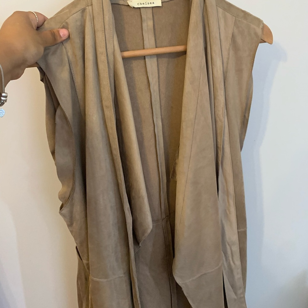Chelsea light brown suede Sleeveless cardigan